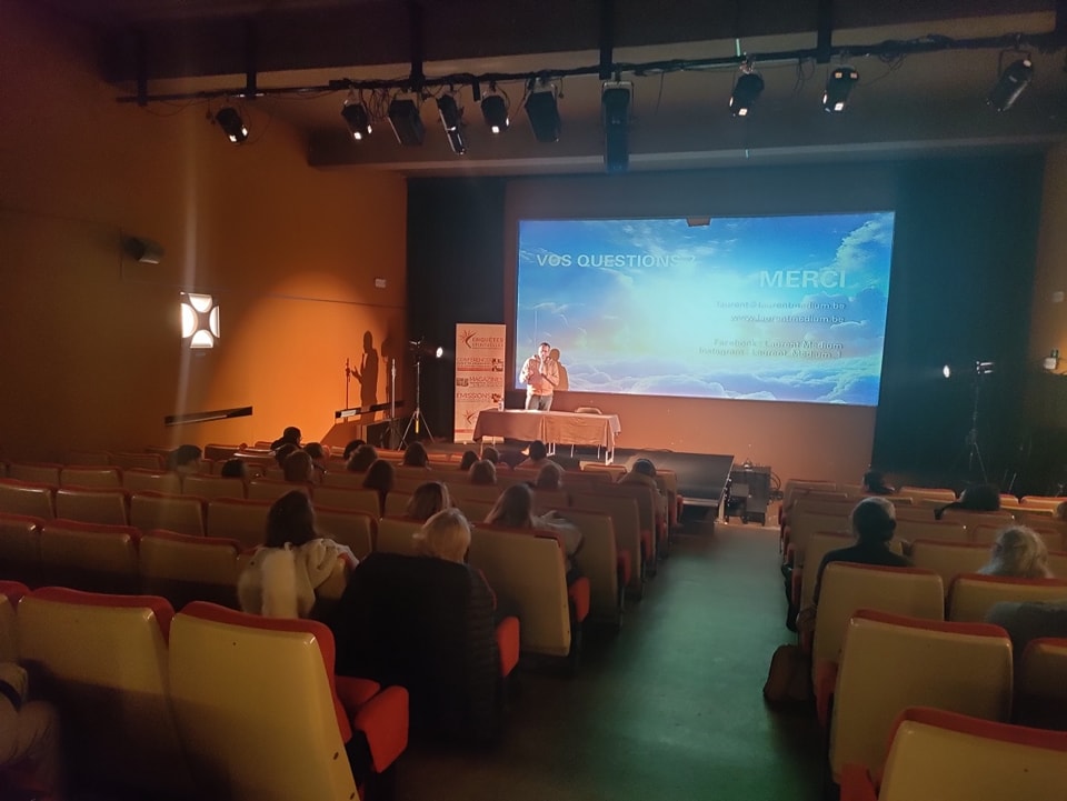 Laurent Medium